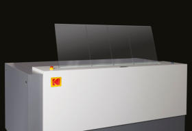 Formato de planchas hasta 1030 x 838 mm. Producción hasta 22 planchas/hora.